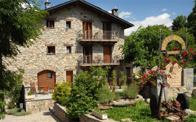 Hotel Casa Cornel